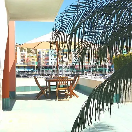 Marina 27 Feriehus *