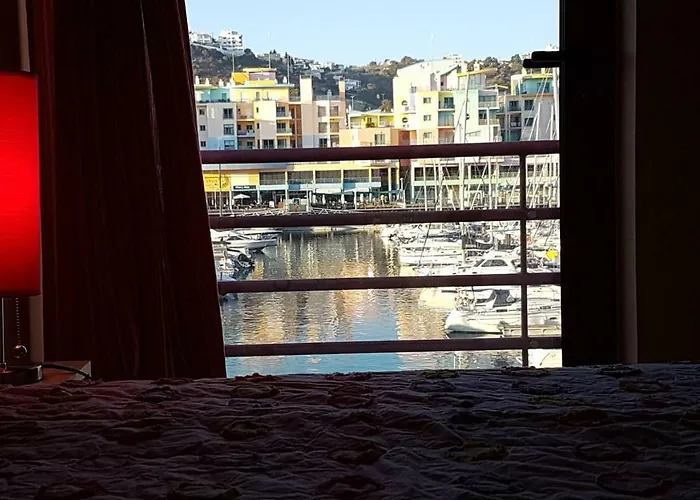 Marina 27 度假居 *